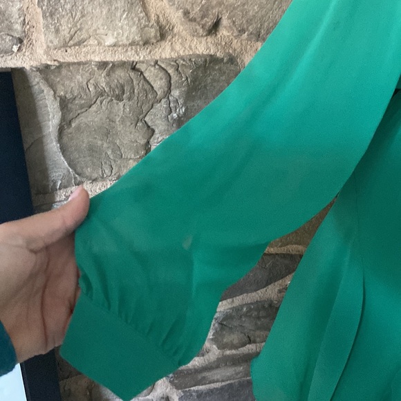 Gorgeous dress! Bebe! Spring! - Picture 3 of 6